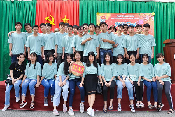 Đồng phục Hải Anh cung cấp dịch vụ may áo lớp cho tất cả học sinh đang học tập tại Quảng Ninh và khắp các tỉnh thành trên cả nước.